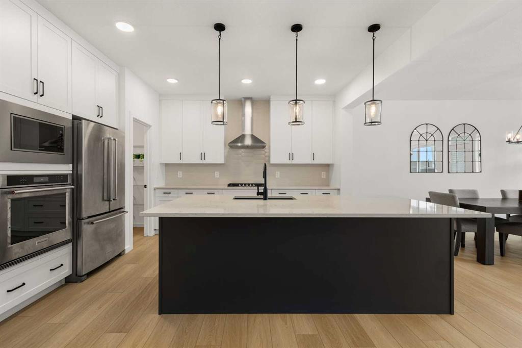 Picture of 50 Royston Terrace NW, Calgary Real Estate Listing