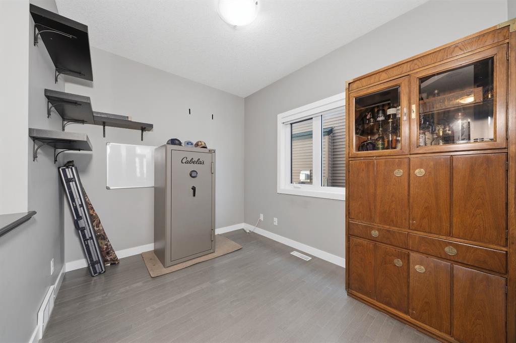 Picture of 2632 Ravenslea Gardens SE, Airdrie Real Estate Listing