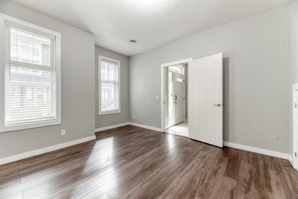 Picture of 197 Silverado Plains Park SW, Calgary Real Estate Listing