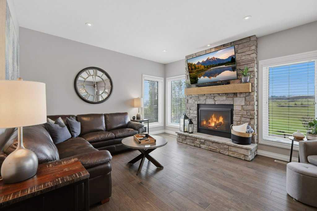 Picture of 23 VanVeller Way , Sylvan Lake Real Estate Listing