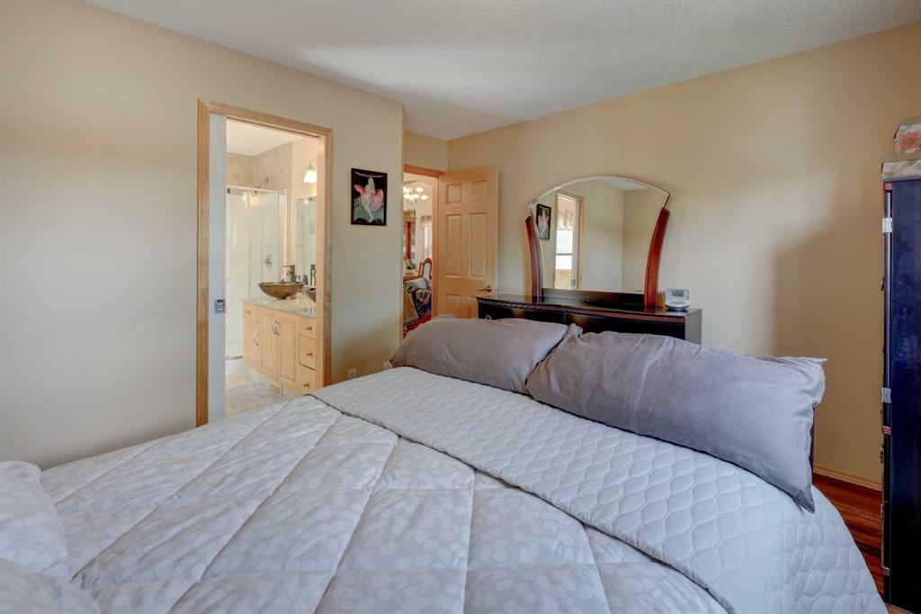 Picture of 222 PANATELLA Place NW, Calgary Real Estate Listing