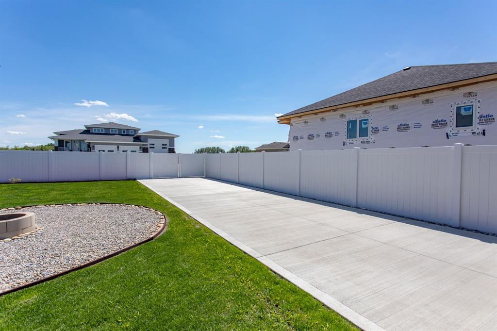 Picture of 70 PARLBY Crescent , Lacombe Real Estate Listing