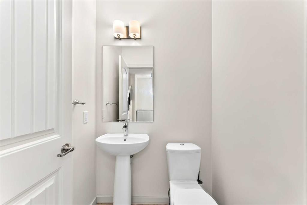Picture of 337 Auburn Meadows Boulevard SE, Calgary Real Estate Listing