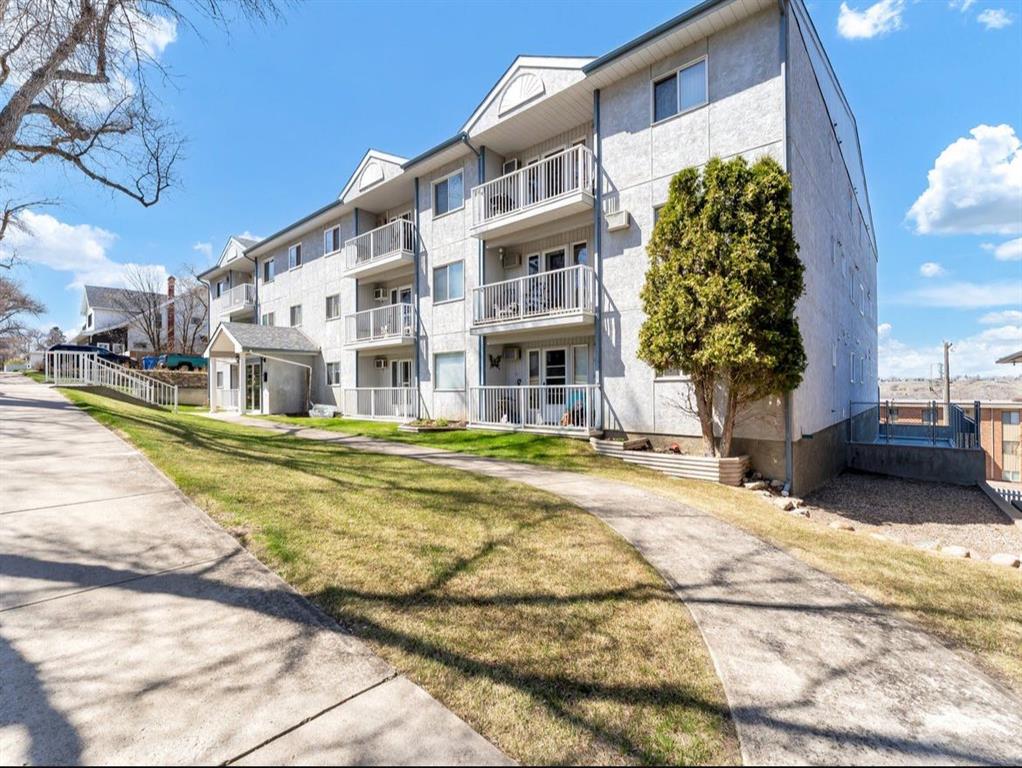 Picture of 304, 252 4 Street SE, Medicine Hat Real Estate Listing