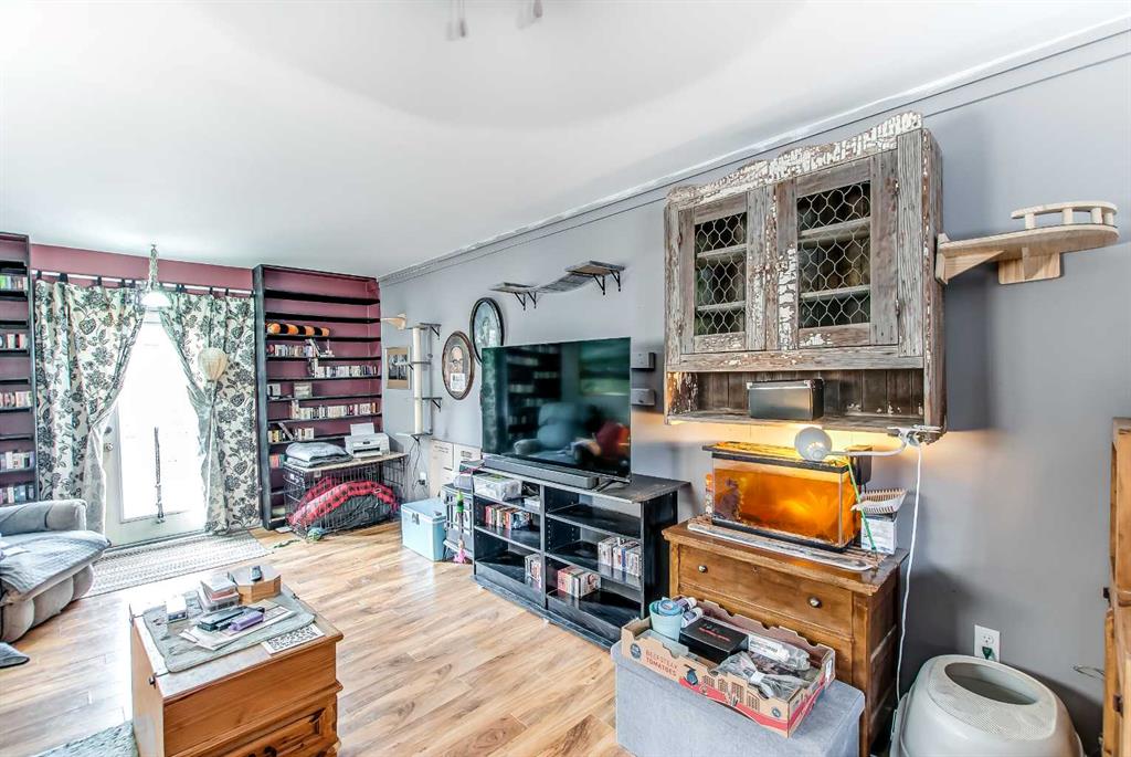 Picture of 223 Fairchild Street SW, Medicine Hat Real Estate Listing