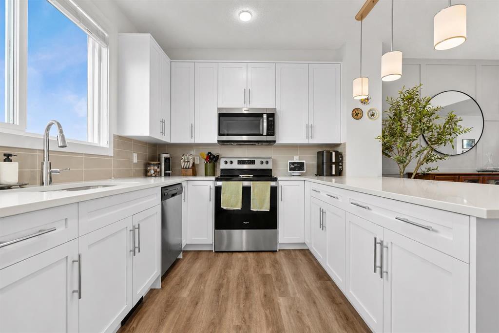 Picture of 228 Livingston View NE, Calgary Real Estate Listing