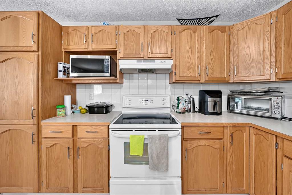 Picture of 1210 Harvest Hills Drive NE, Calgary Real Estate Listing