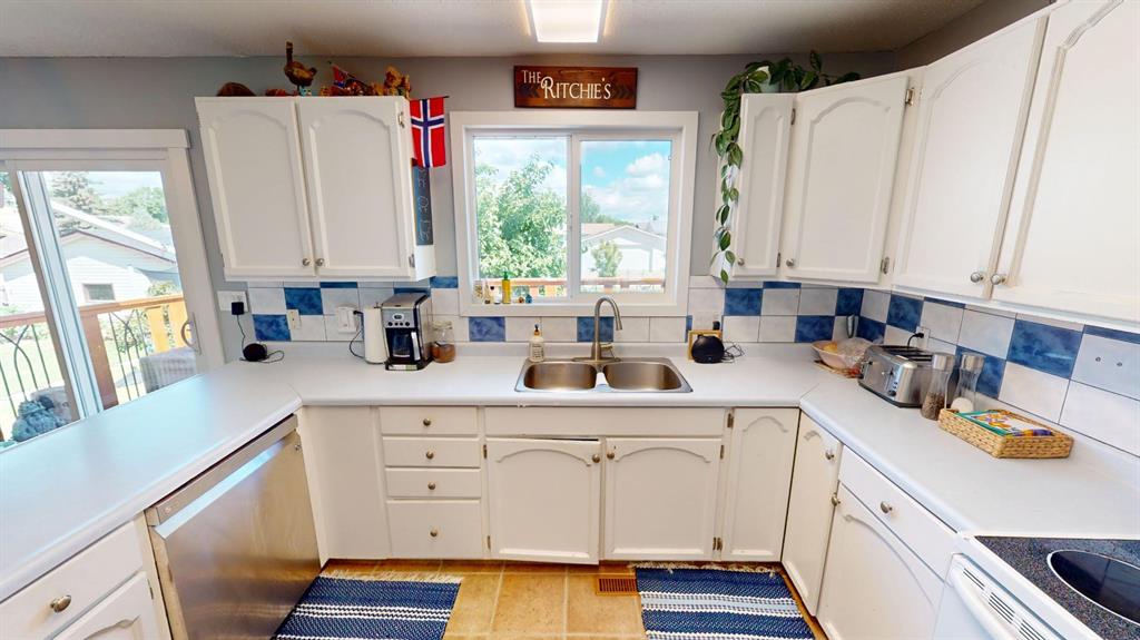 Picture of 812 3 Avenue , Bassano Real Estate Listing