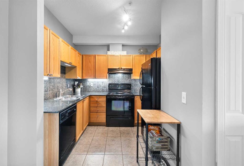 Picture of 220, 8 Prestwick Pond Terrace SE, Calgary Real Estate Listing