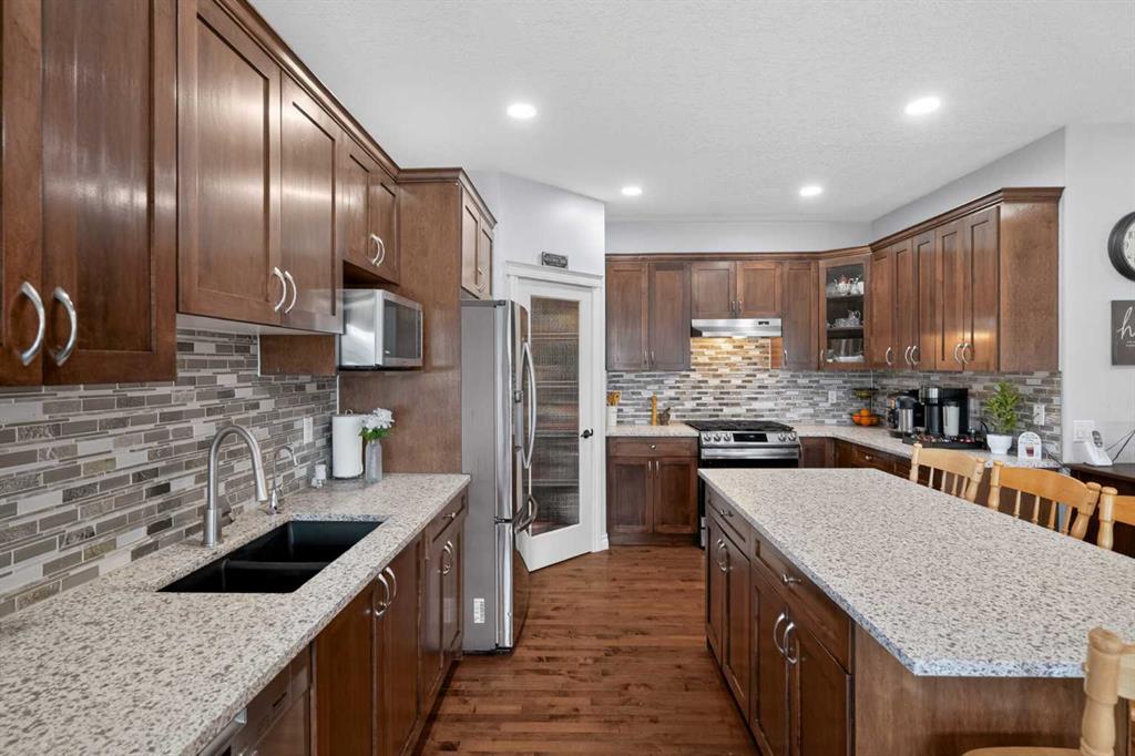 Picture of 207 Strathmore Lakes Bend , Strathmore Real Estate Listing