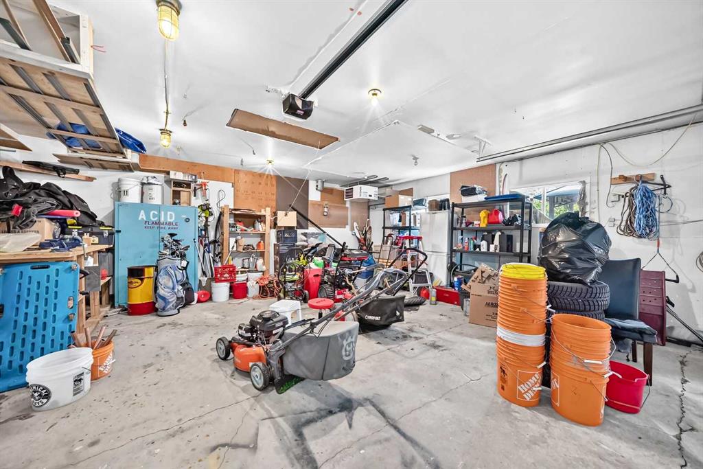 Picture of 325 Flett Drive NE, Airdrie Real Estate Listing