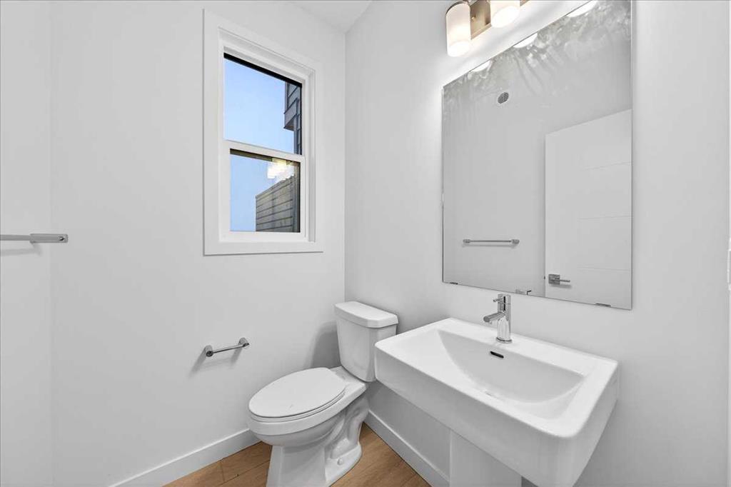 Picture of 302, 30 Rochester View NW, Calgary Real Estate Listing