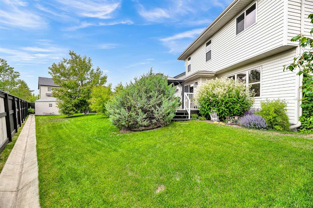Picture of 128 Reunion Mews NW, Airdrie Real Estate Listing