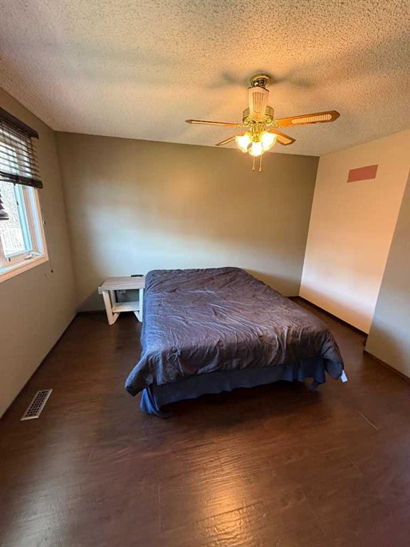 Picture of 5417 52 Avenue , Mannville Real Estate Listing