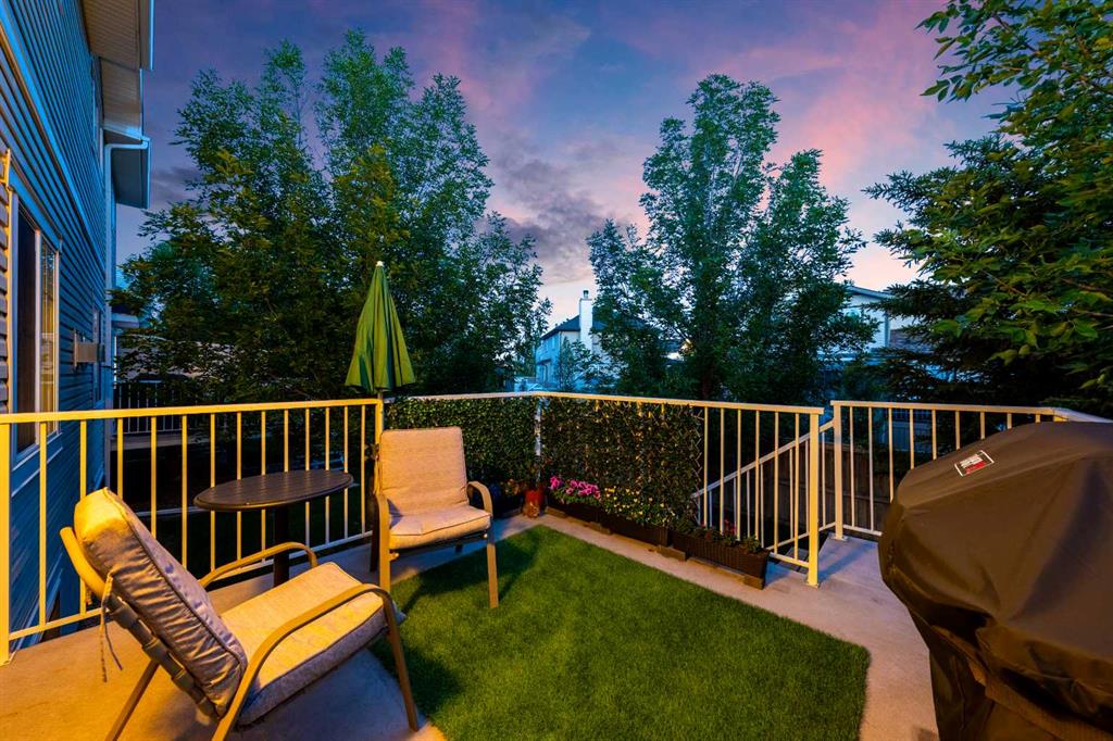 Picture of 43 Arbours Circle NW, Langdon Real Estate Listing
