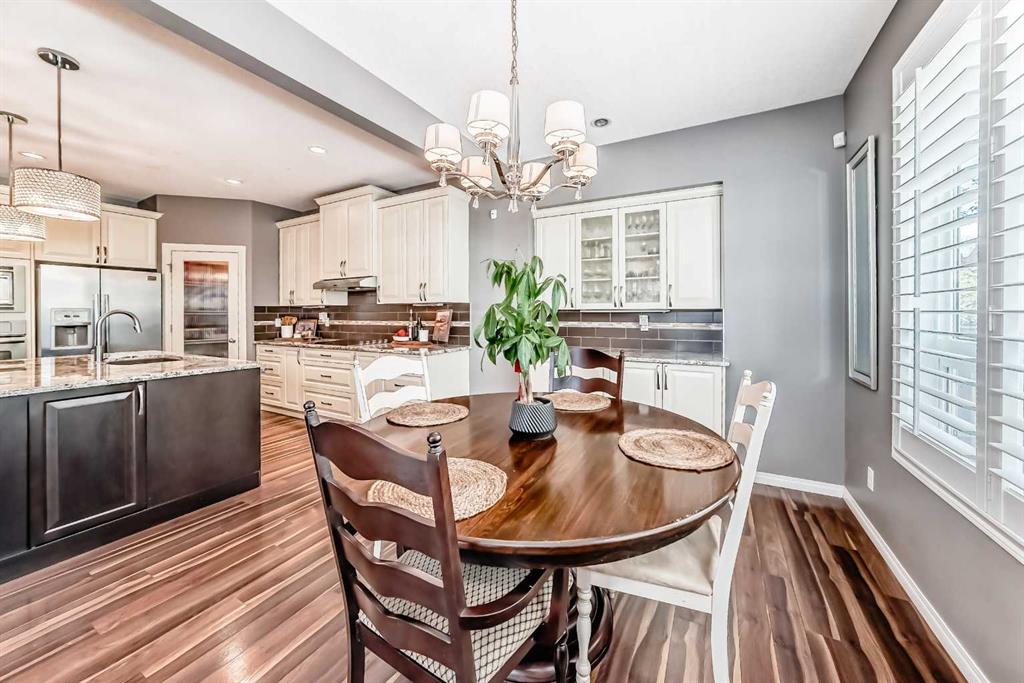 Picture of 71 Hillcrest Street SW, Airdrie Real Estate Listing