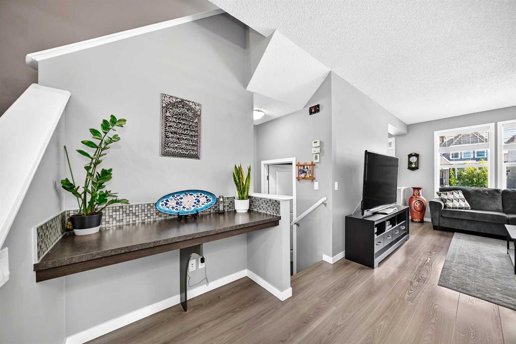 Picture of 4016 New Brighton Grove SE, Calgary Real Estate Listing