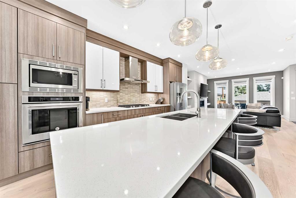 Picture of 218 26 Avenue NW, Calgary Real Estate Listing