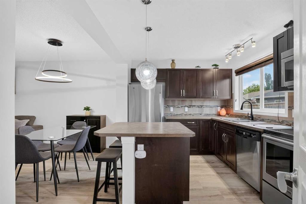 Picture of 60 Auburn Bay Boulevard SE, Calgary Real Estate Listing