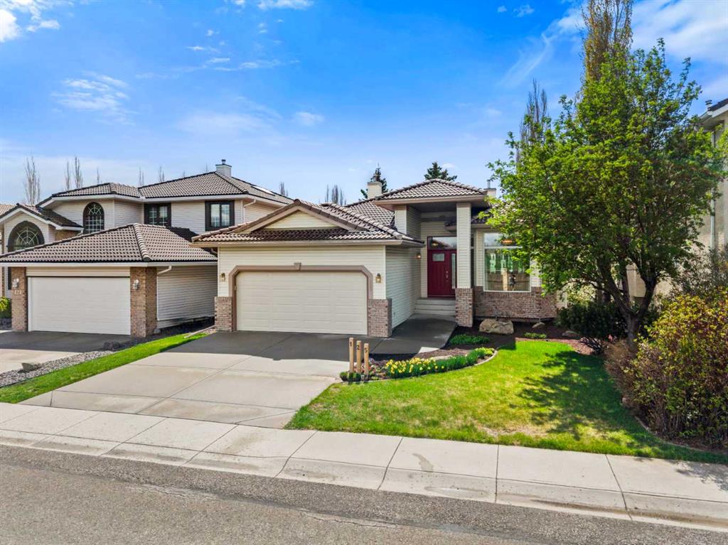Picture of 125 Woodpark Close SW, Calgary Real Estate Listing