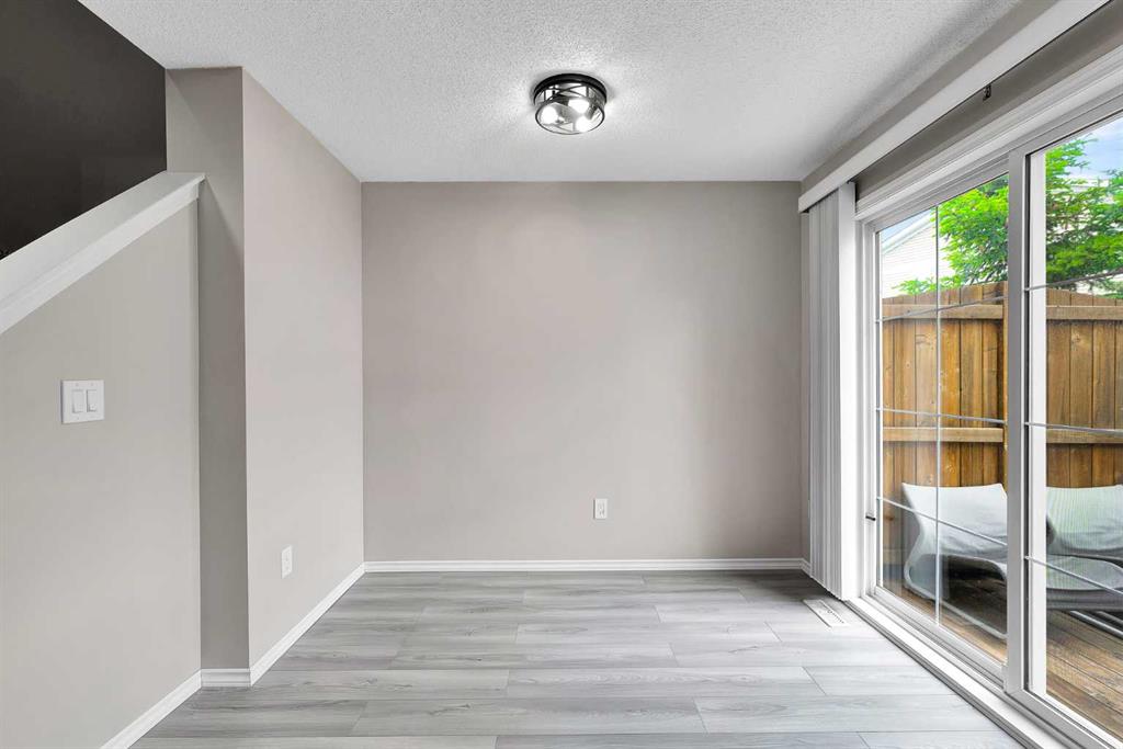 Picture of 86 Country Village Gate NE, Calgary Real Estate Listing