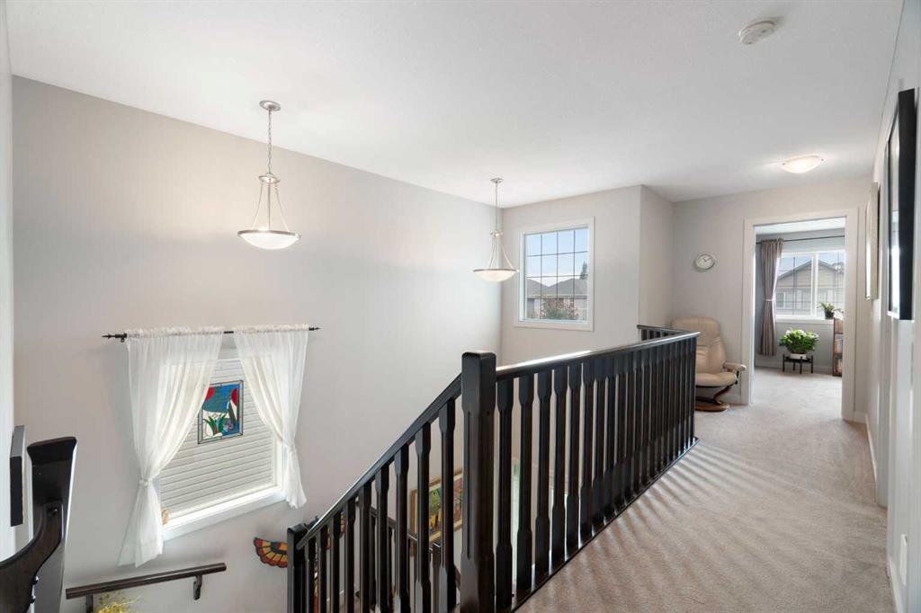 Picture of 70 Everwoods Park SW, Calgary Real Estate Listing