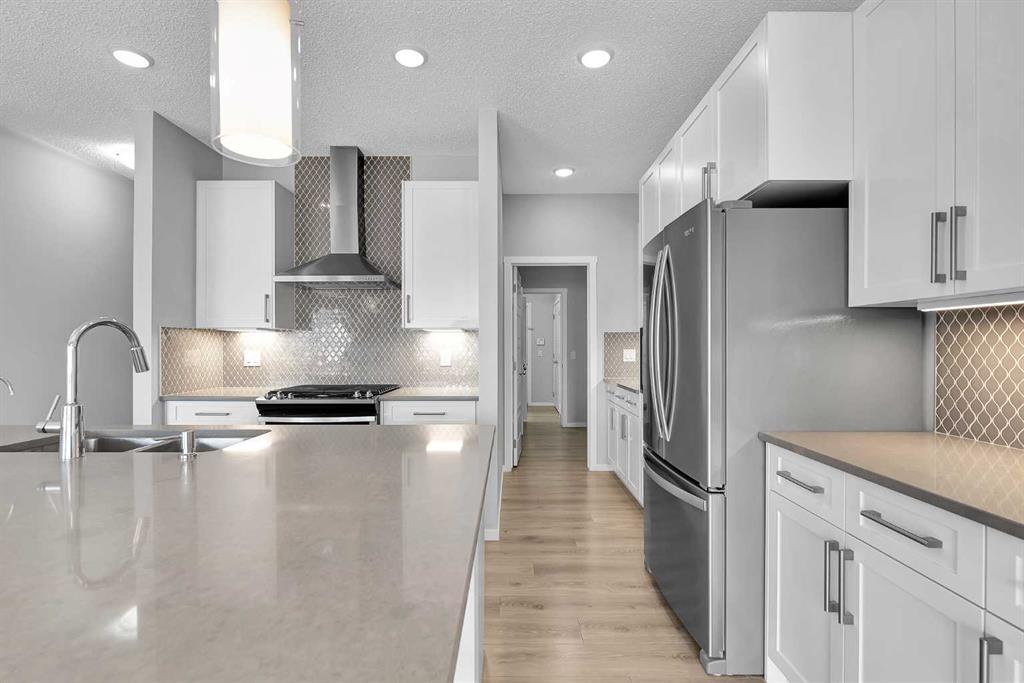 Picture of 300 Walgrove Boulevard SE, Calgary Real Estate Listing