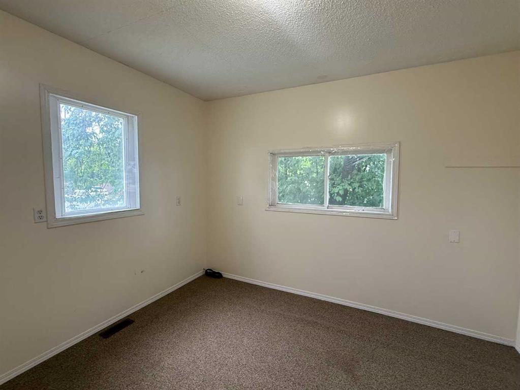 Picture of 4911 53 Avenue , Grimshaw Real Estate Listing