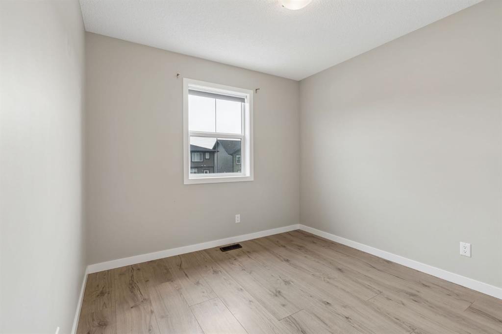 Picture of 268 Sunset Road , Cochrane Real Estate Listing