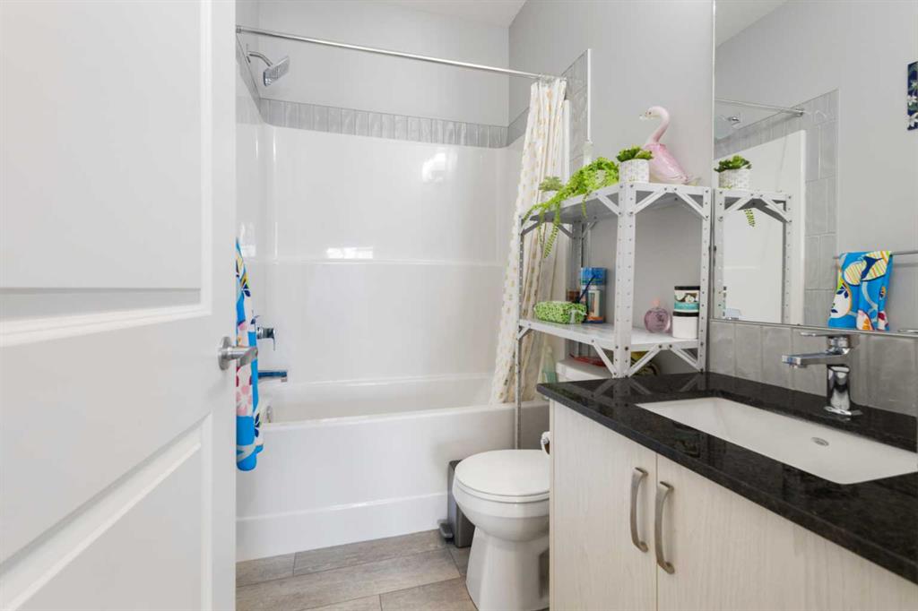 Picture of 35 Lucas Passage NW, Calgary Real Estate Listing