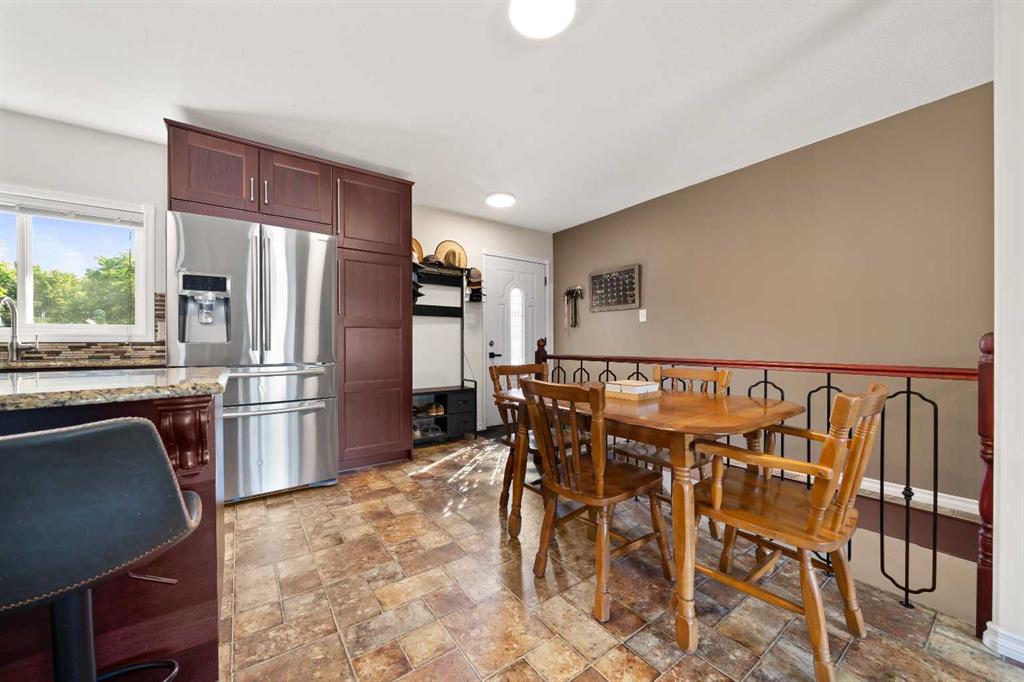 Picture of 33 3 Avenue E, Tilley Real Estate Listing