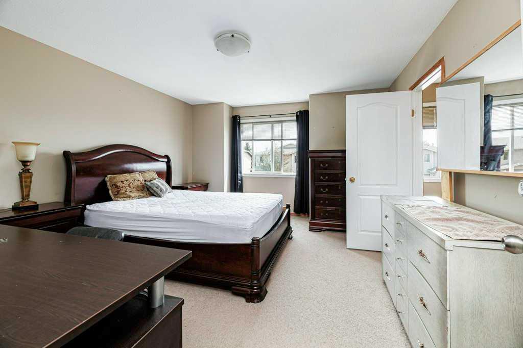 Picture of 9 Lakeview Close , Blackfalds Real Estate Listing