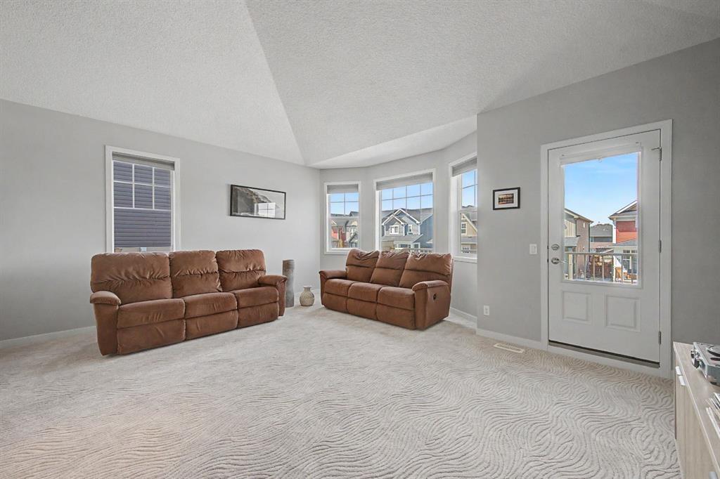 Picture of 53 Fireside Crescent , Cochrane Real Estate Listing