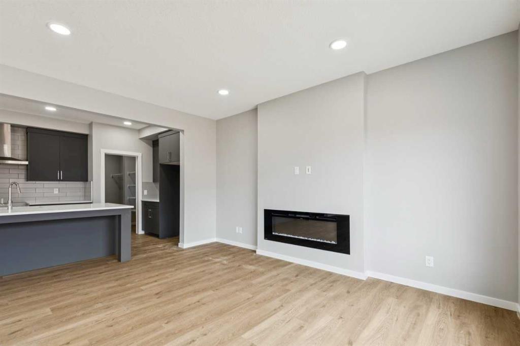 Picture of 396 Heartwood Grove SE, Calgary Real Estate Listing