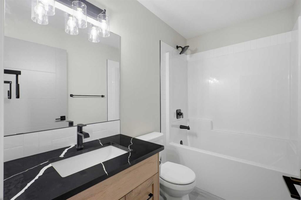 Picture of 125 Hampton Crescent , Sylvan Lake Real Estate Listing
