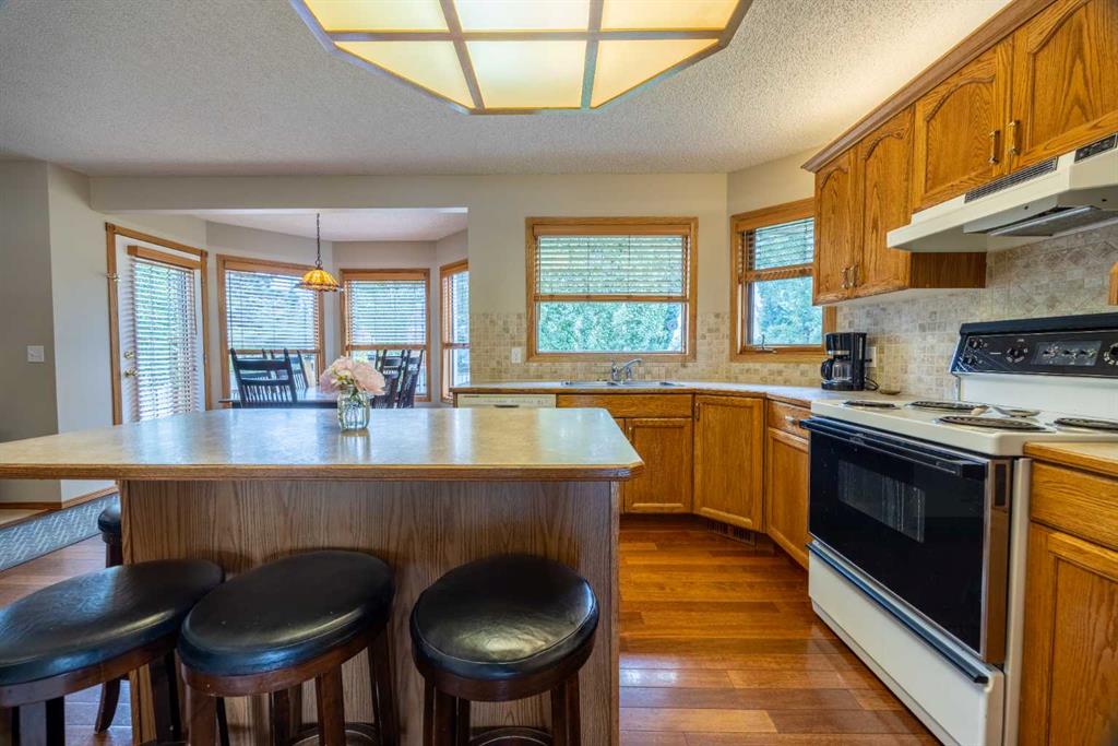Picture of 19 Mckenzie Lake Manor SE, Calgary Real Estate Listing