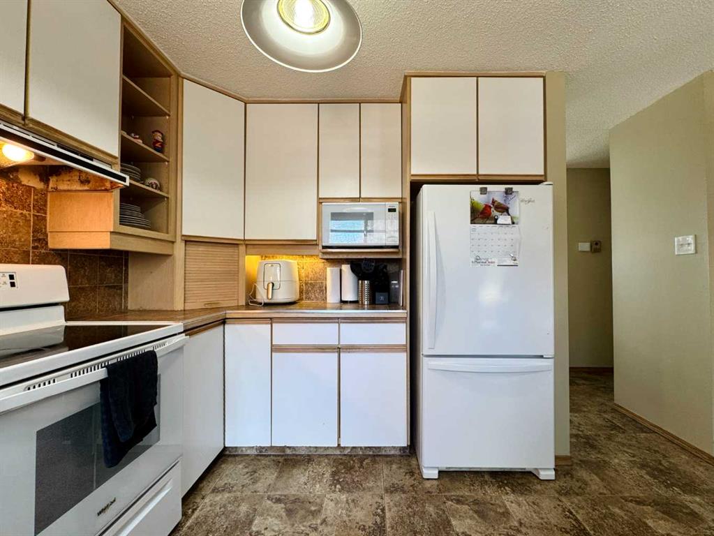 Picture of 2409 20 Street N, Lethbridge Real Estate Listing