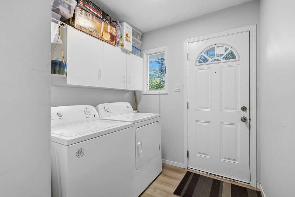 Picture of 2812 19 Street NW, Calgary Real Estate Listing