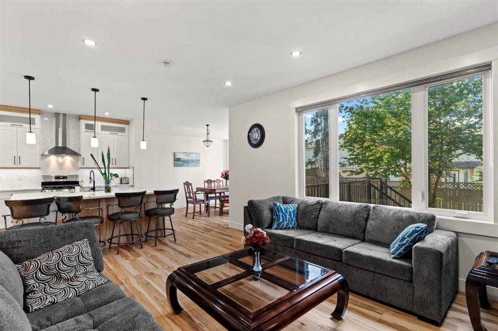 Picture of 136 Douglas Ridge Green SE, Calgary Real Estate Listing