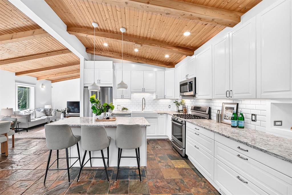 Picture of 2623 Glenmount Drive SW, Calgary Real Estate Listing