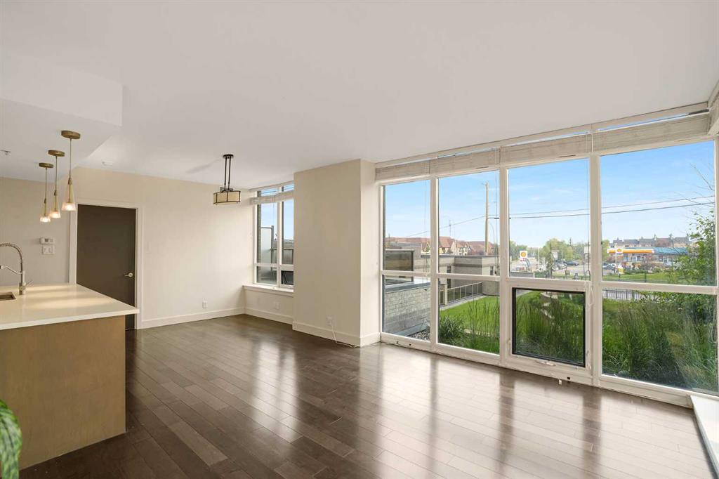 Picture of 106, 10 Shawnee Hill SW, Calgary Real Estate Listing