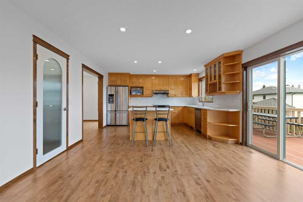 Picture of 410 Long Beach Landing , Chestermere Real Estate Listing