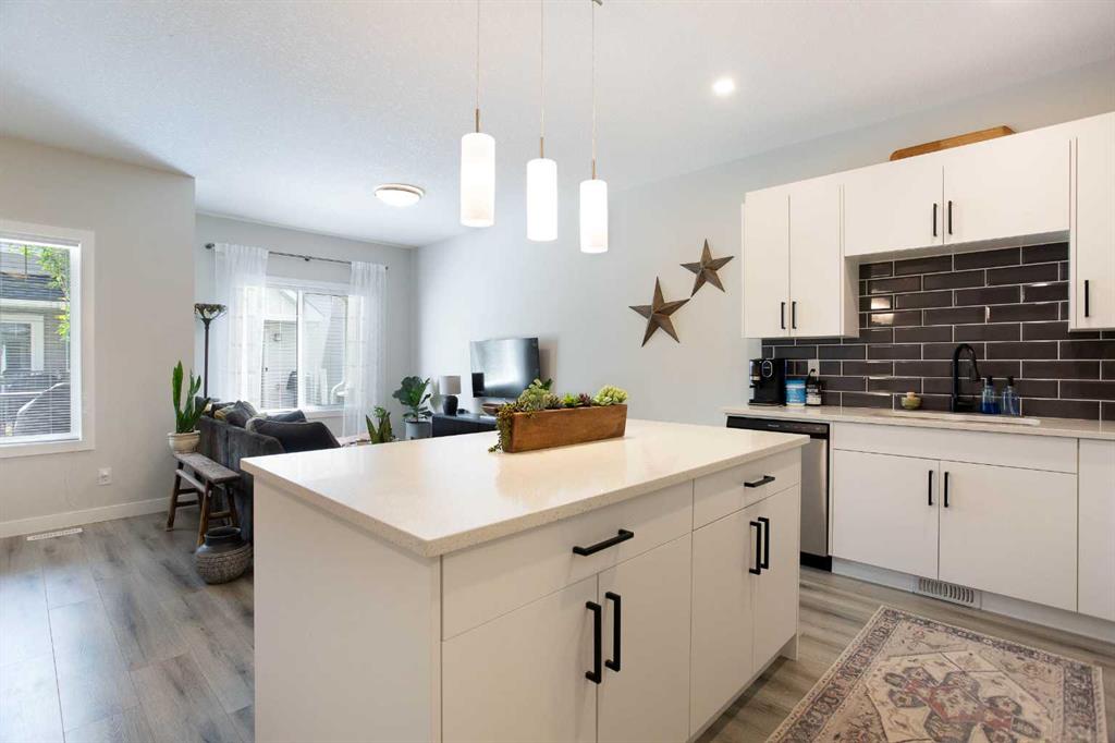 Picture of 561 Canals Crossing SW, Airdrie Real Estate Listing