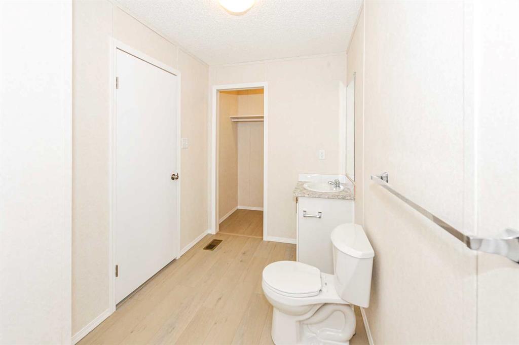 Picture of #77, 4802 54 Avenue , Camrose Real Estate Listing