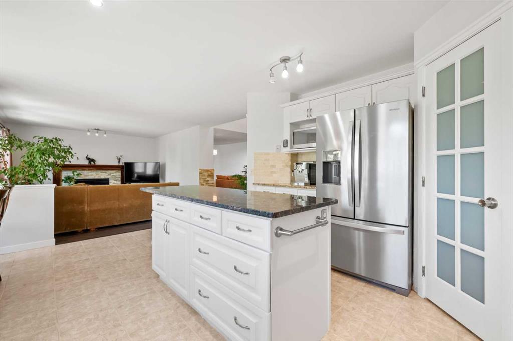 Picture of 28 Mt Norquay Gate SE, Calgary Real Estate Listing