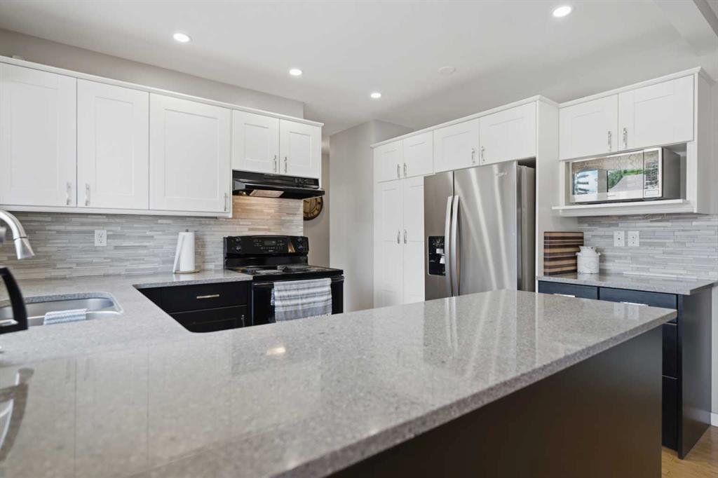 Picture of 127 Thomas Place , Strathmore Real Estate Listing