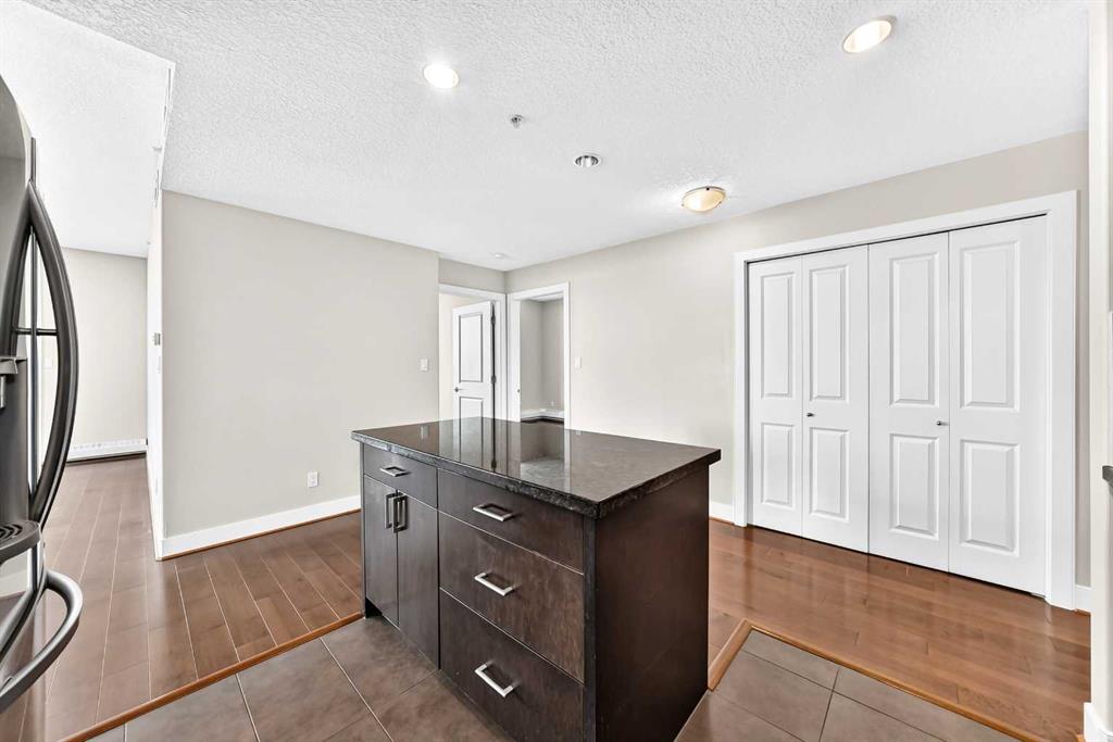 Picture of 1407, 77 Spruce Place SW, Calgary Real Estate Listing