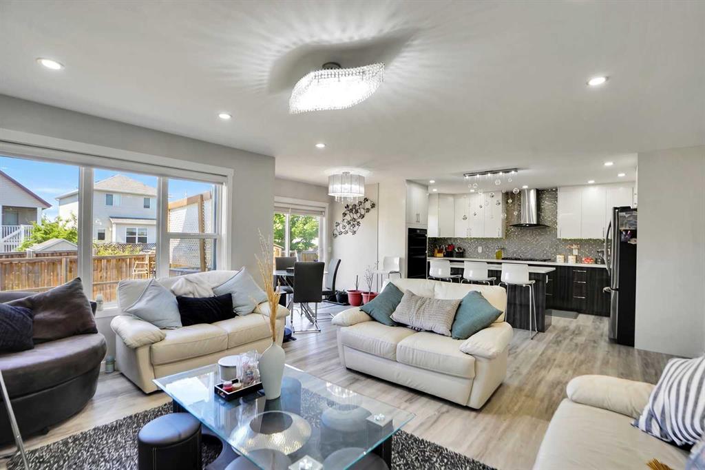 Picture of 91 Copperstone Gate SE, Calgary Real Estate Listing