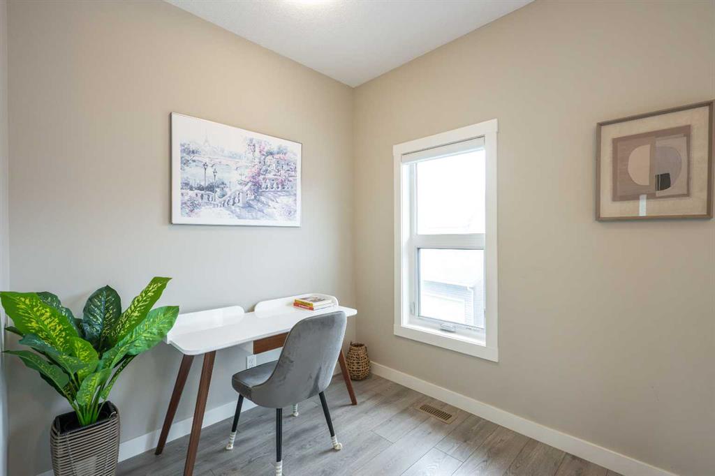 Picture of 156 Livingston Common NE, Calgary Real Estate Listing