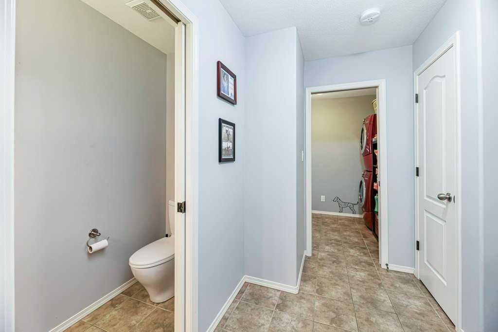 Picture of 9 Henner\'s Outlook , Lacombe Real Estate Listing